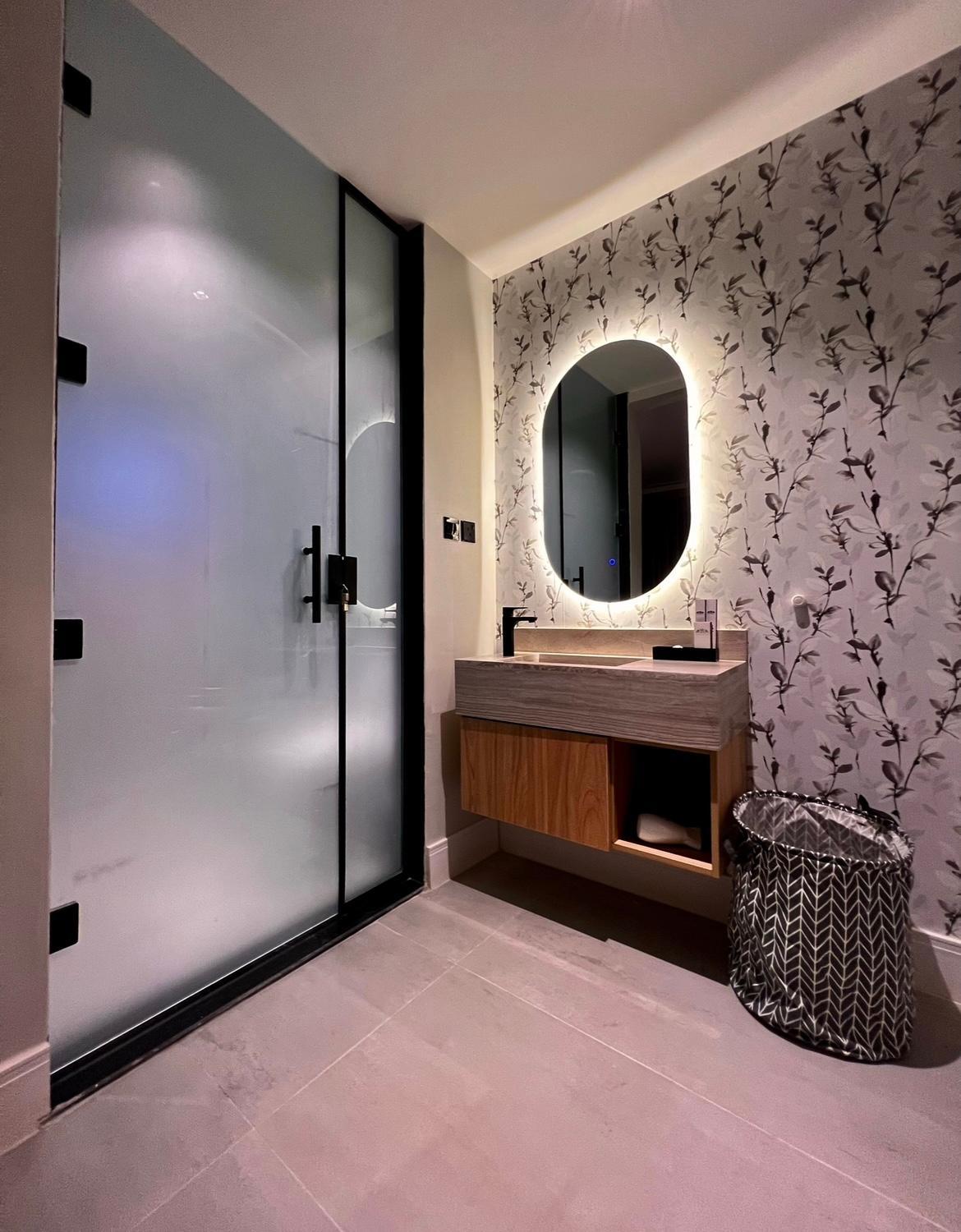 C Living - Executive - AQIQ