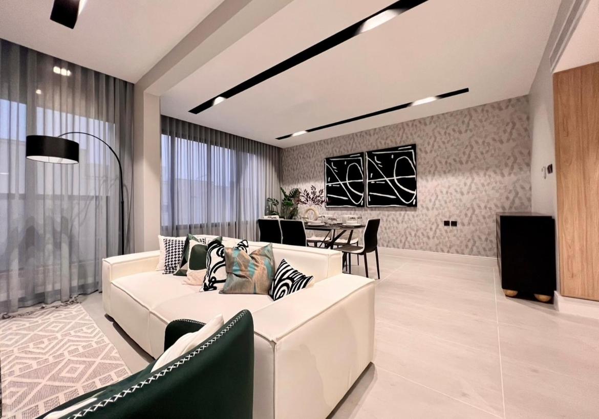 C Living - Executive - AQIQ