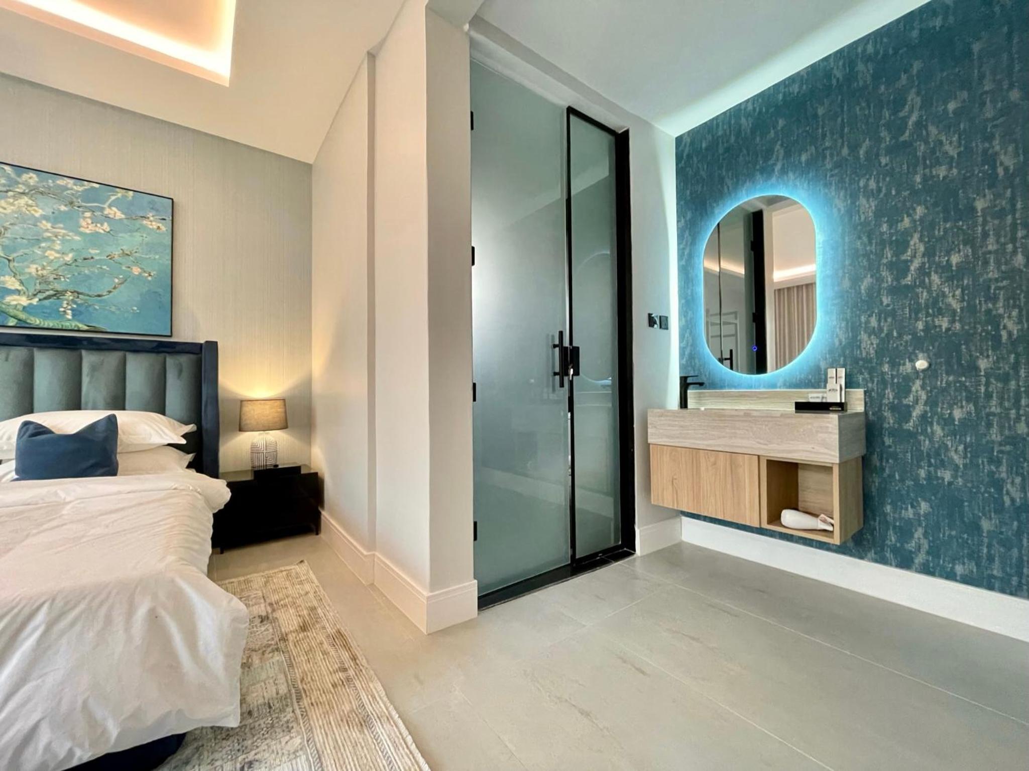 C Living - Executive - AQIQ