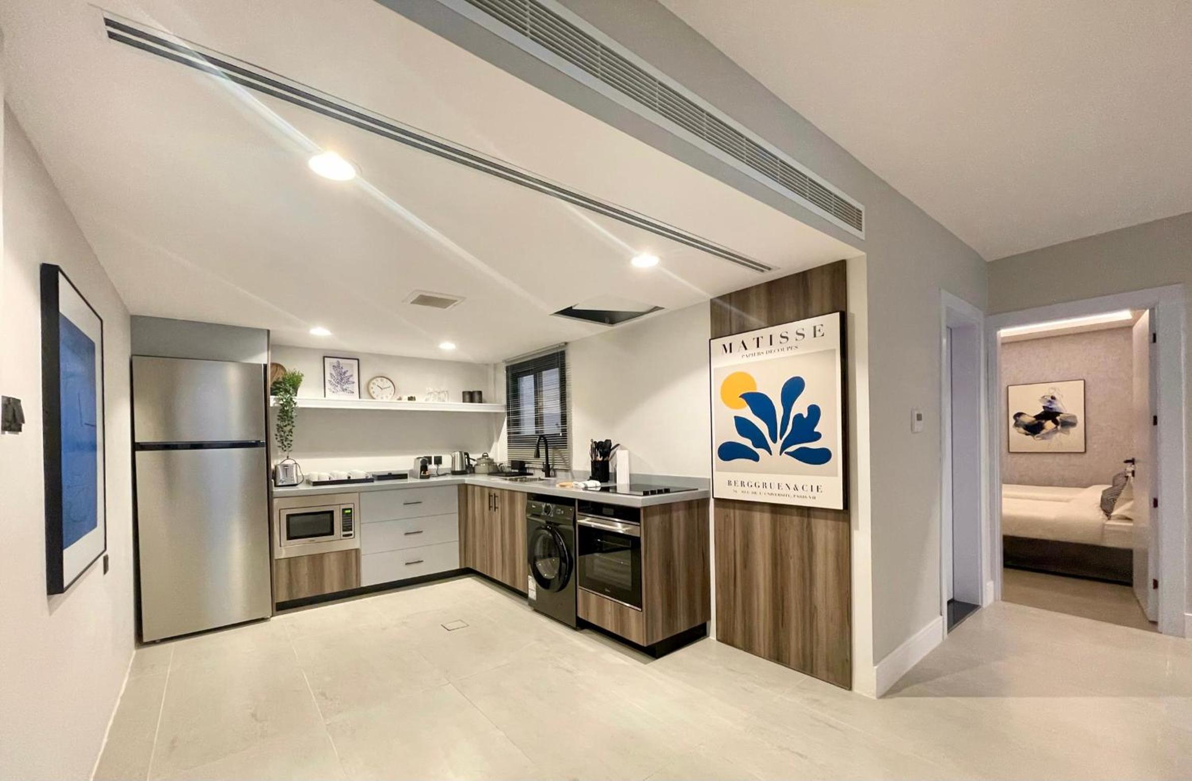C Living - Executive - AQIQ