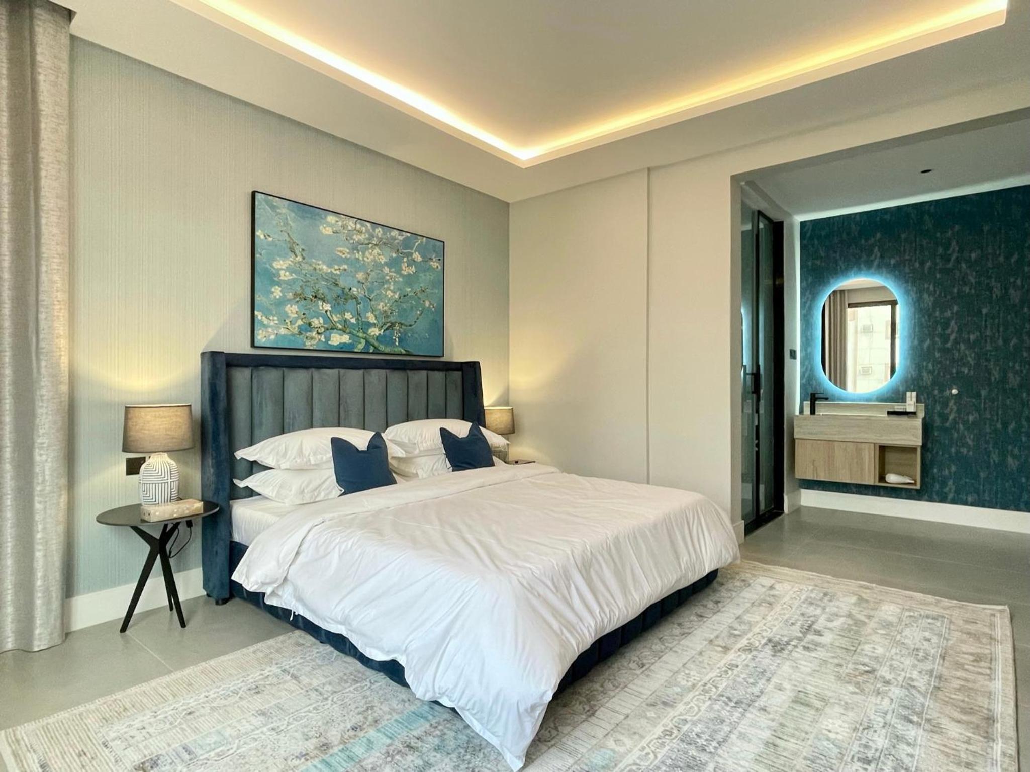 C Living - Executive - AQIQ