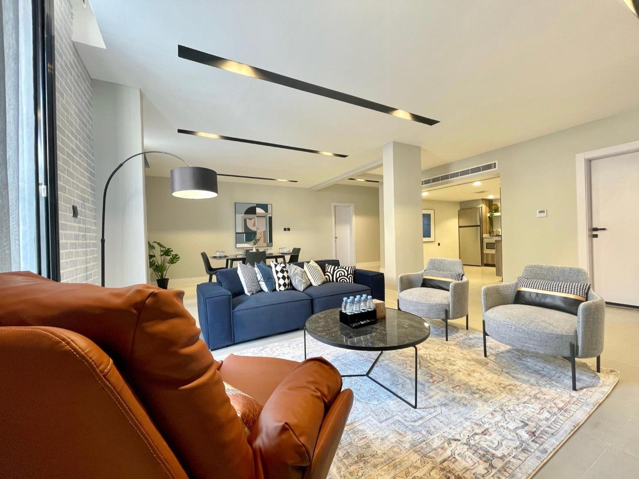 C Living - Executive - AQIQ