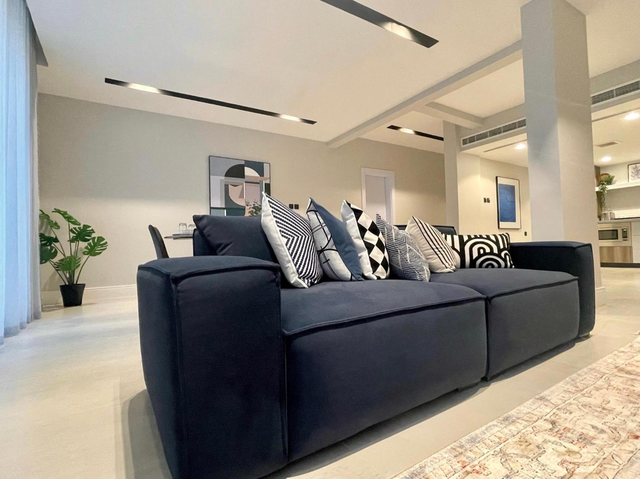 C Living - Executive - AQIQ