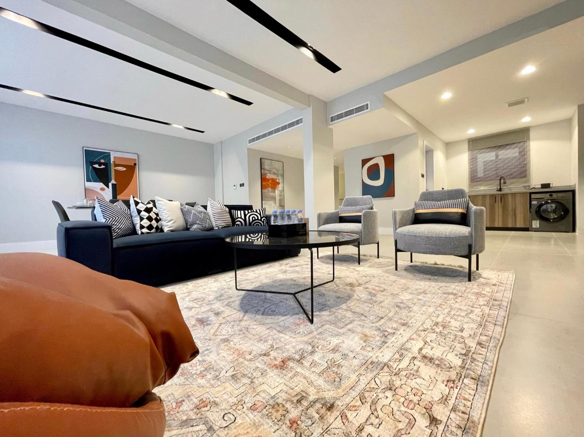 C Living - Executive - AQIQ