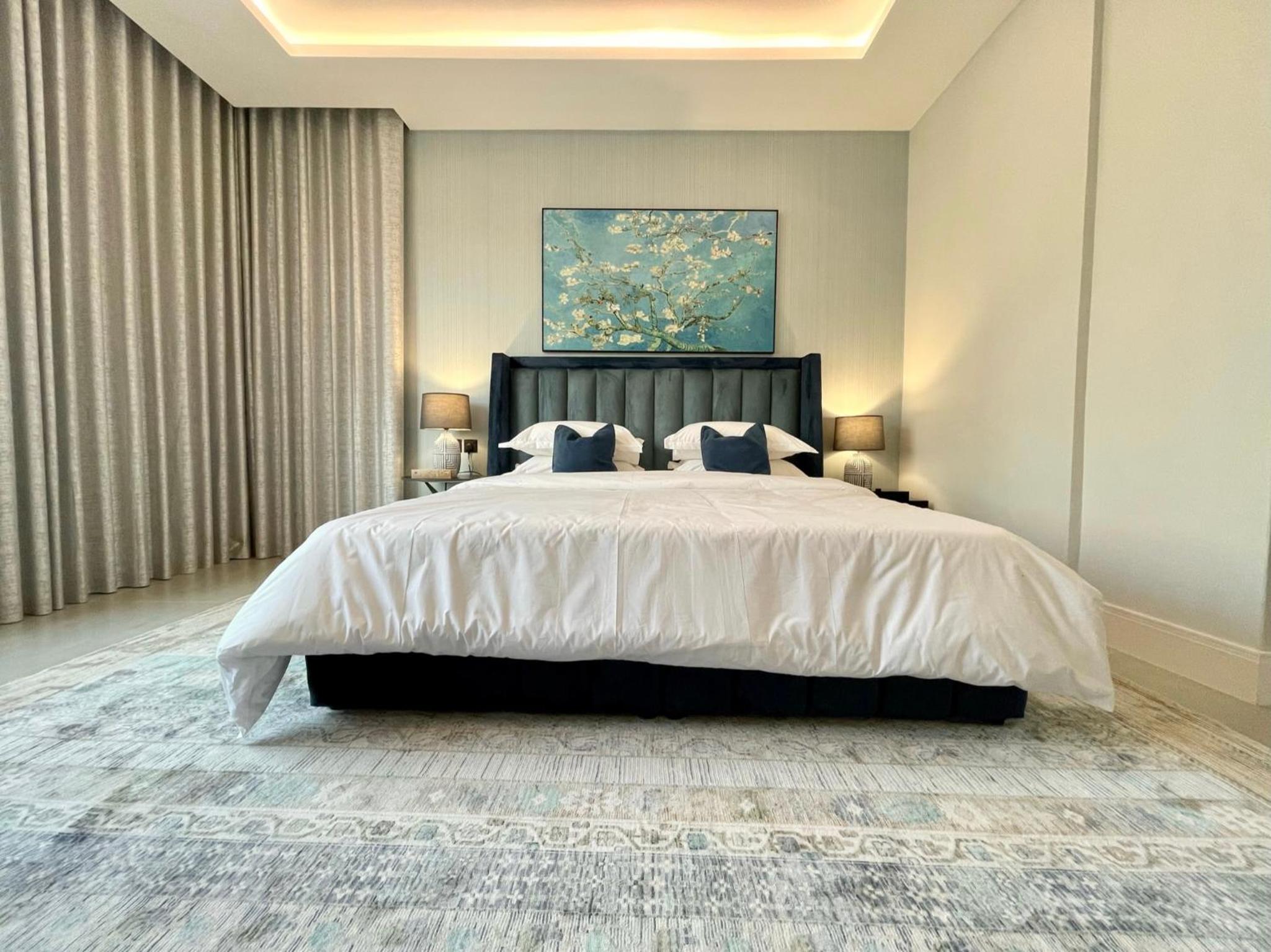 C Living - Executive - AQIQ