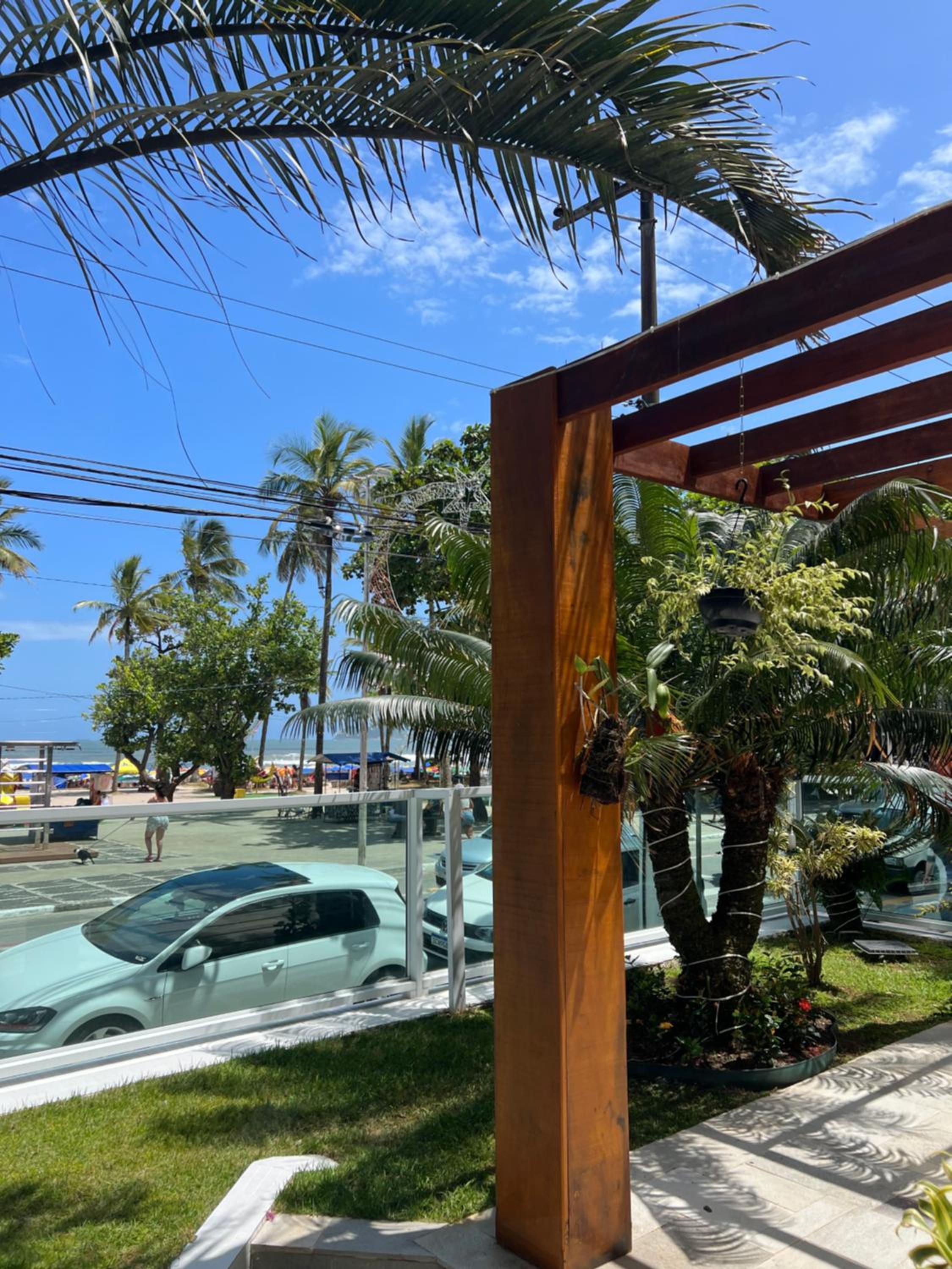 Apartamento frente mar Guarujá Pitangueiras pé na areia