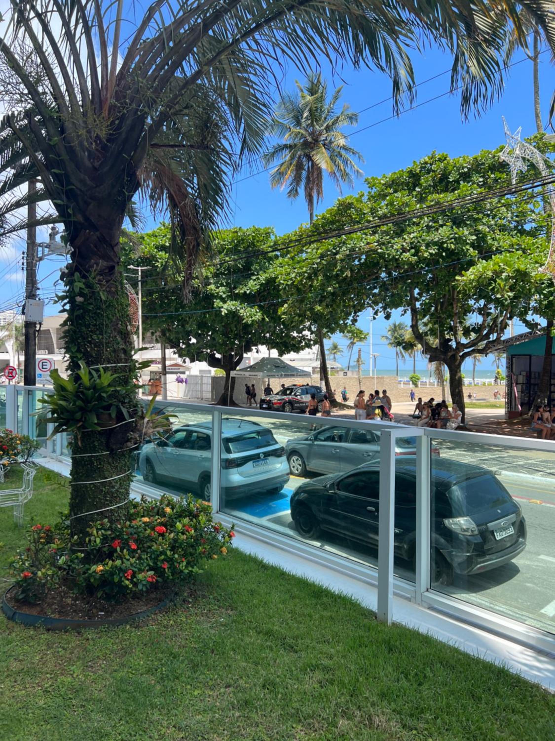 Apartamento frente mar Guarujá Pitangueiras pé na areia