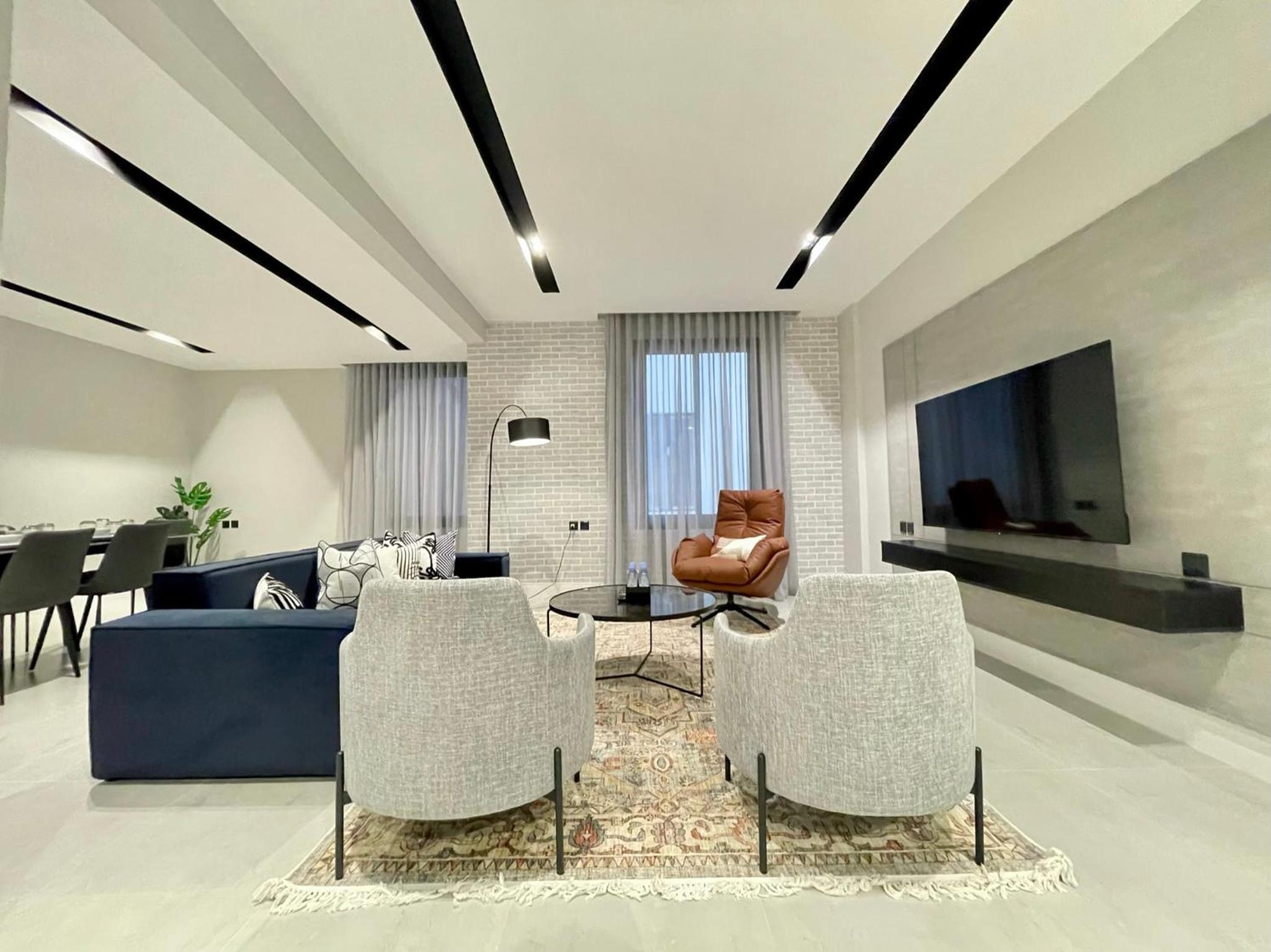 C Living - Executive - AQIQ