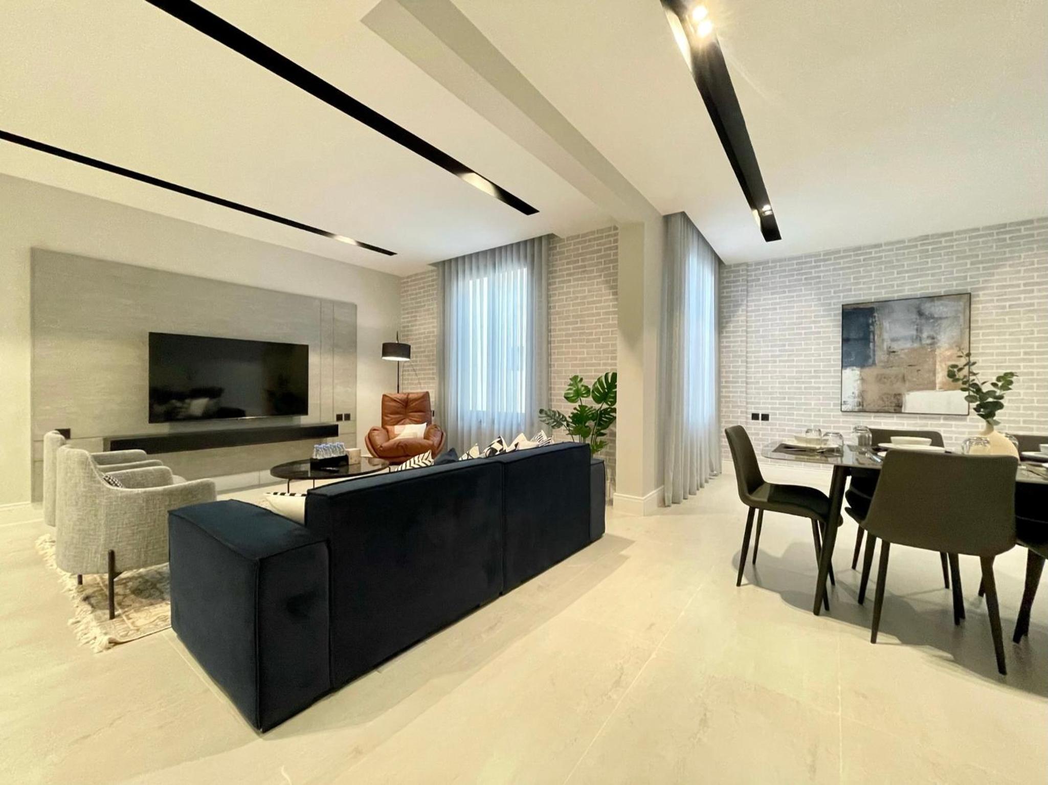 C Living - Executive - AQIQ
