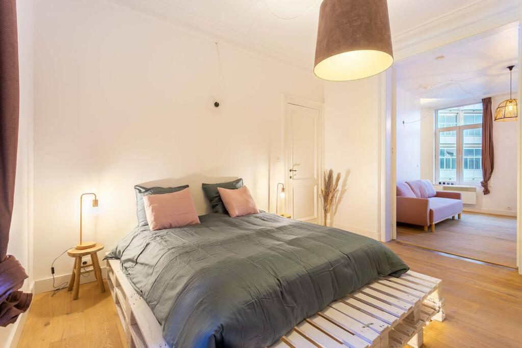 Pink Fairytale-like apartment