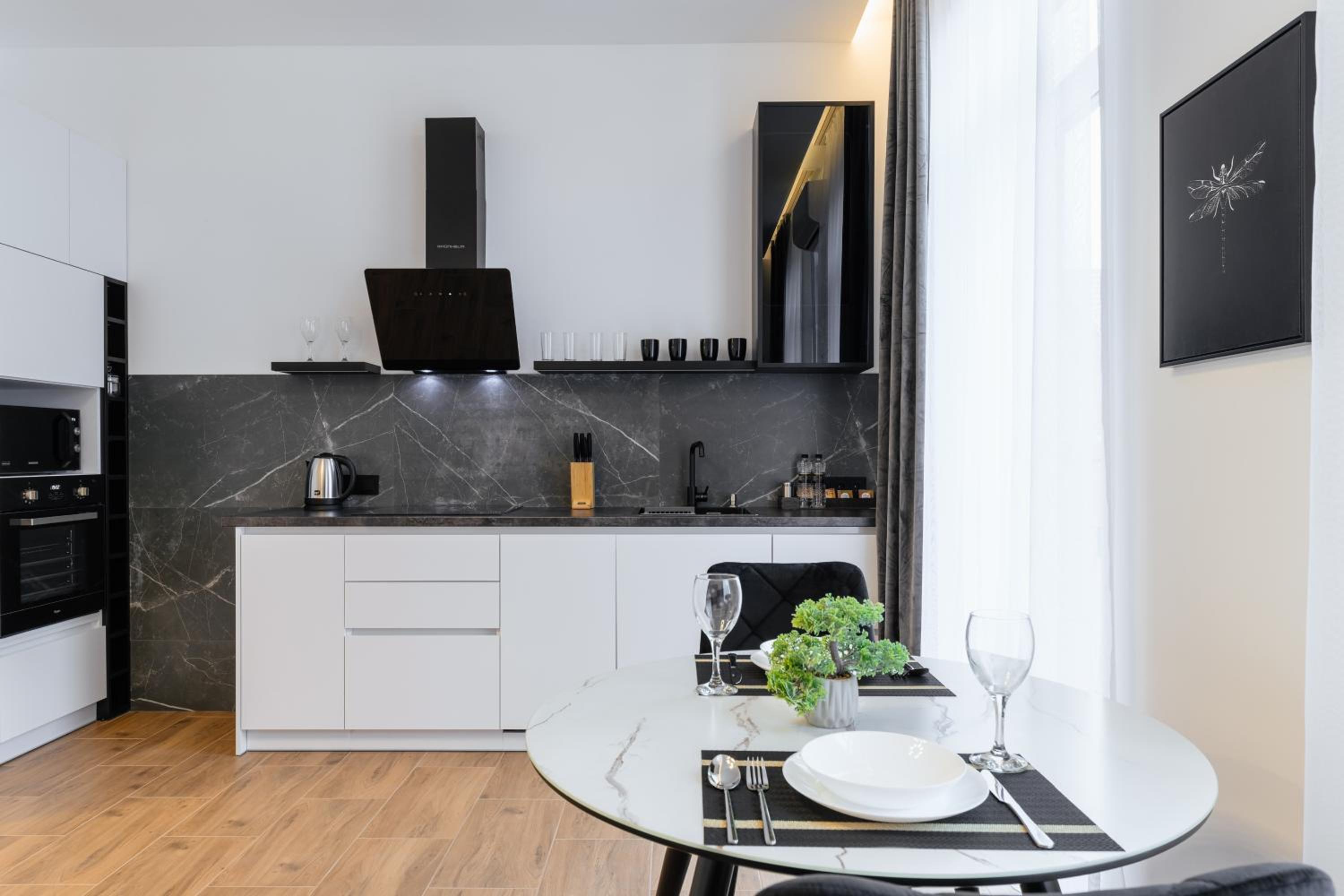 EVURI Apartments Laborca view 4