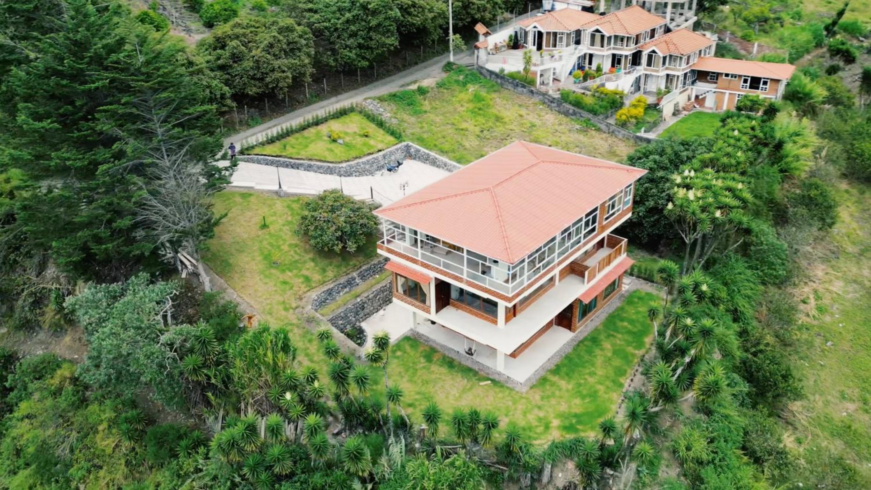 Habitación privada con terraza panorámica, cocina, parqueadero