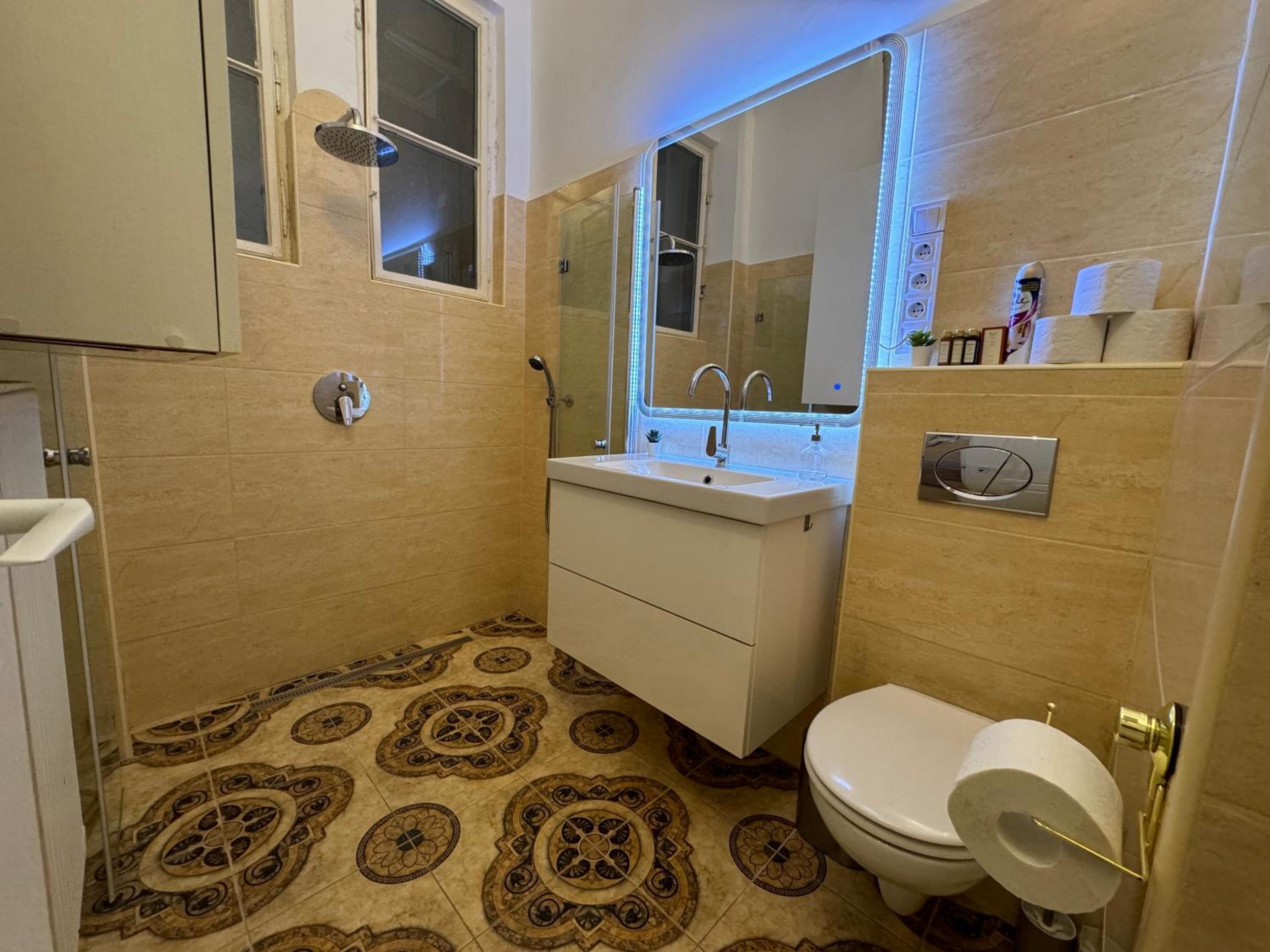 Exceptional Apartment in City Center view 3