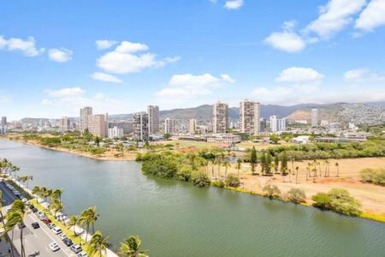 NEWLY Remodeled Upscale Design Central Waikiki