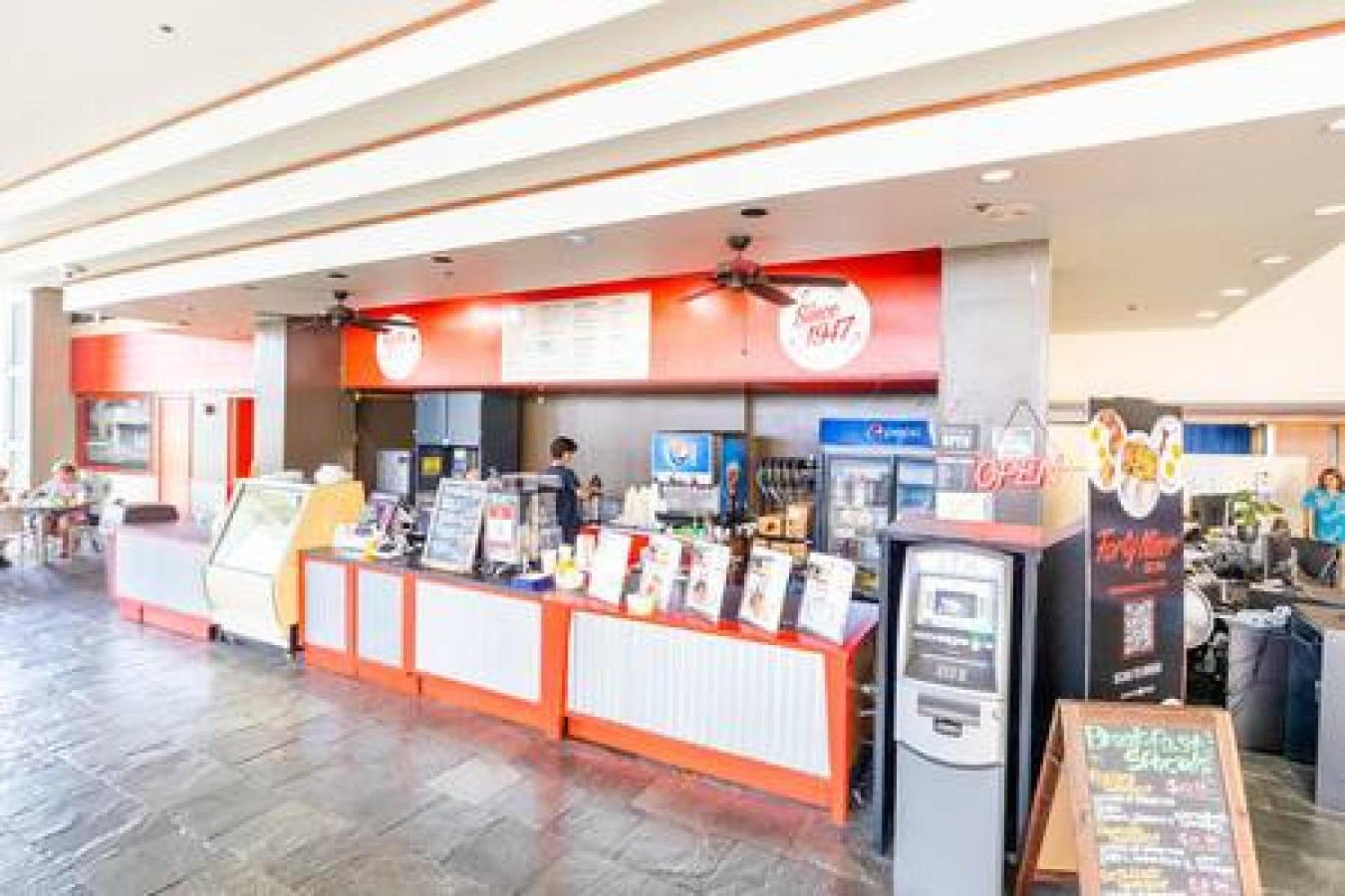 NEWLY Remodeled Upscale Design Central Waikiki