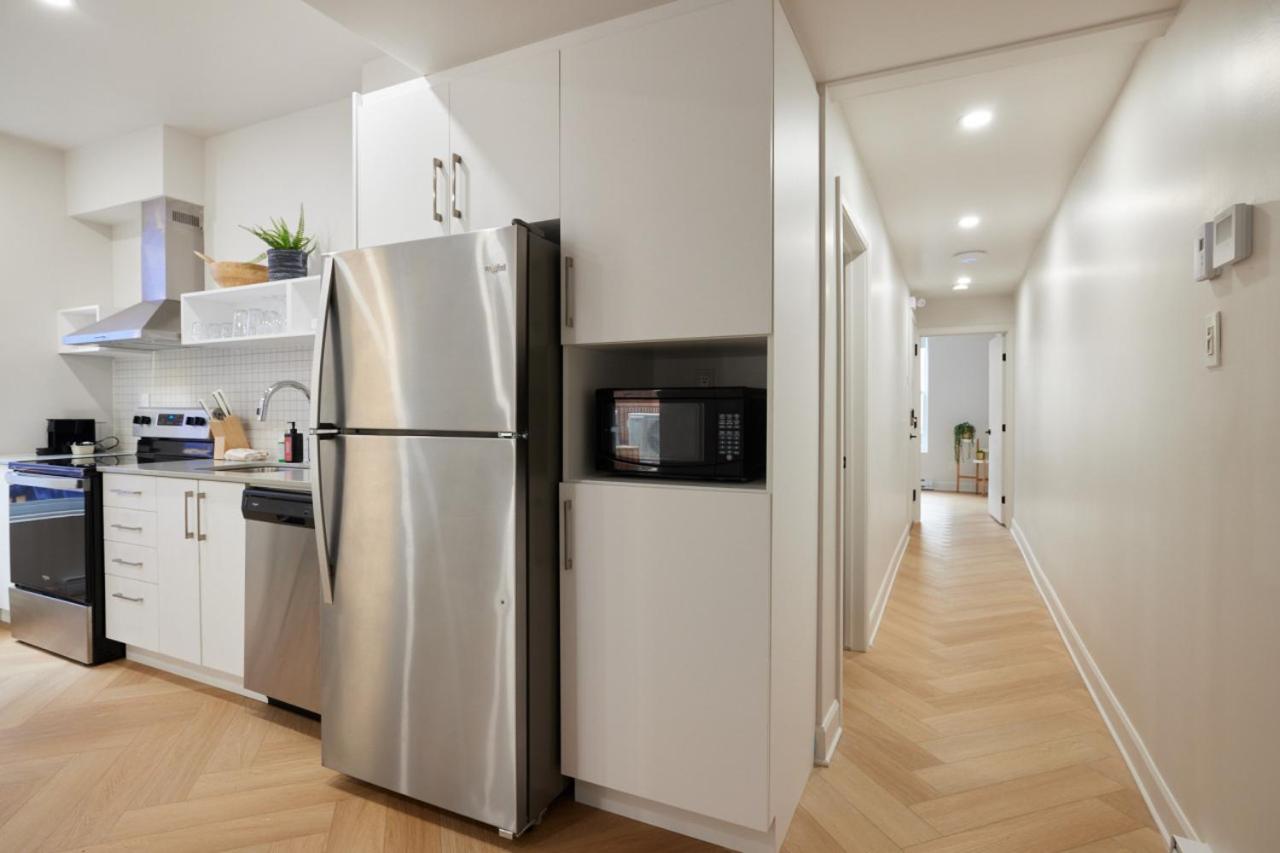 Chic 2 Bedroom apartment in Le Plateau by Denstays
