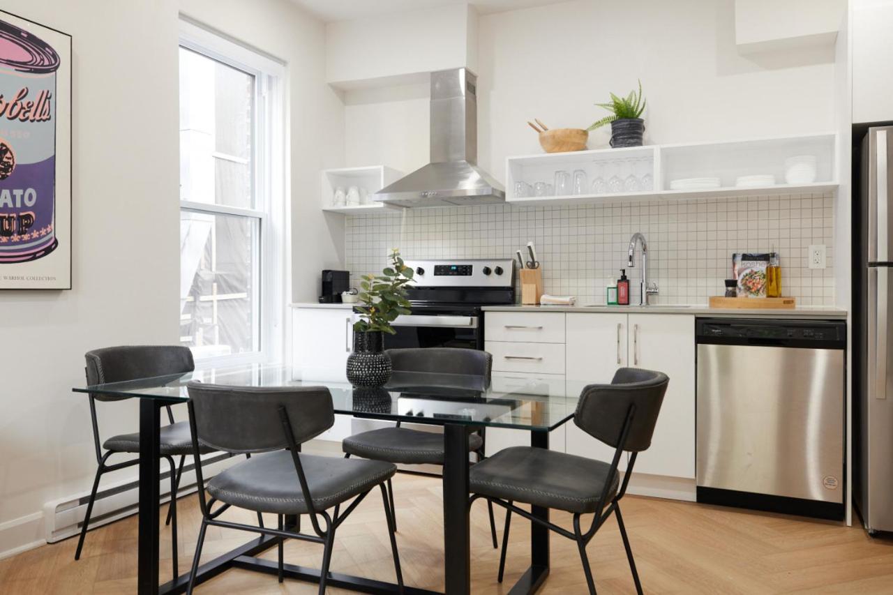Chic 2 Bedroom apartment in Le Plateau by Denstays