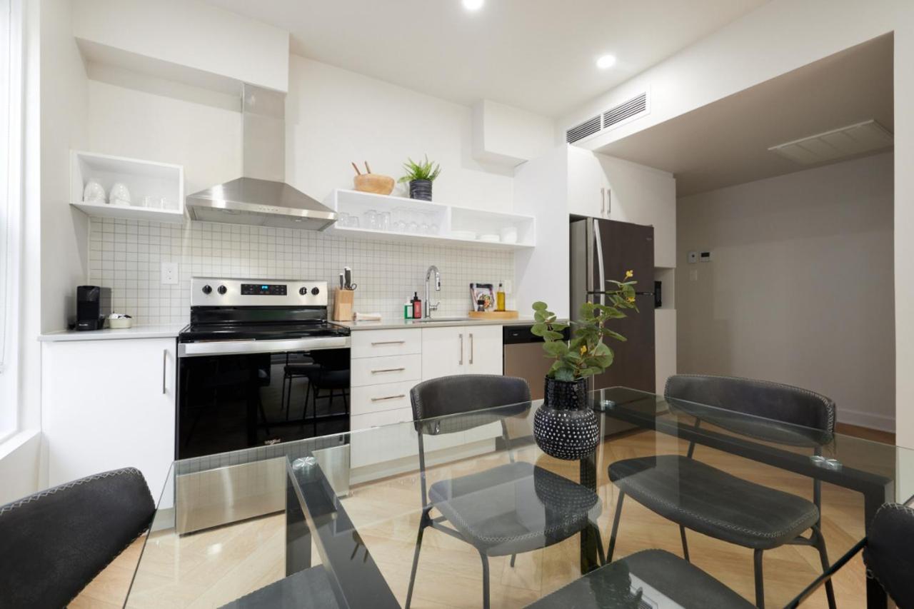 Chic 2 Bedroom apartment in Le Plateau by Denstays