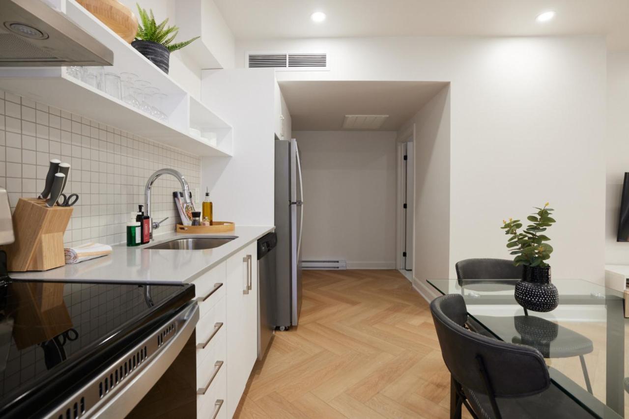 Chic 2 Bedroom apartment in Le Plateau by Denstays