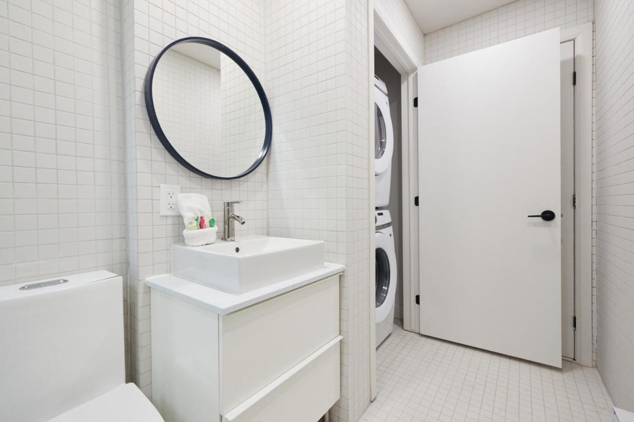 Chic 2 Bedroom apartment in Le Plateau by Denstays
