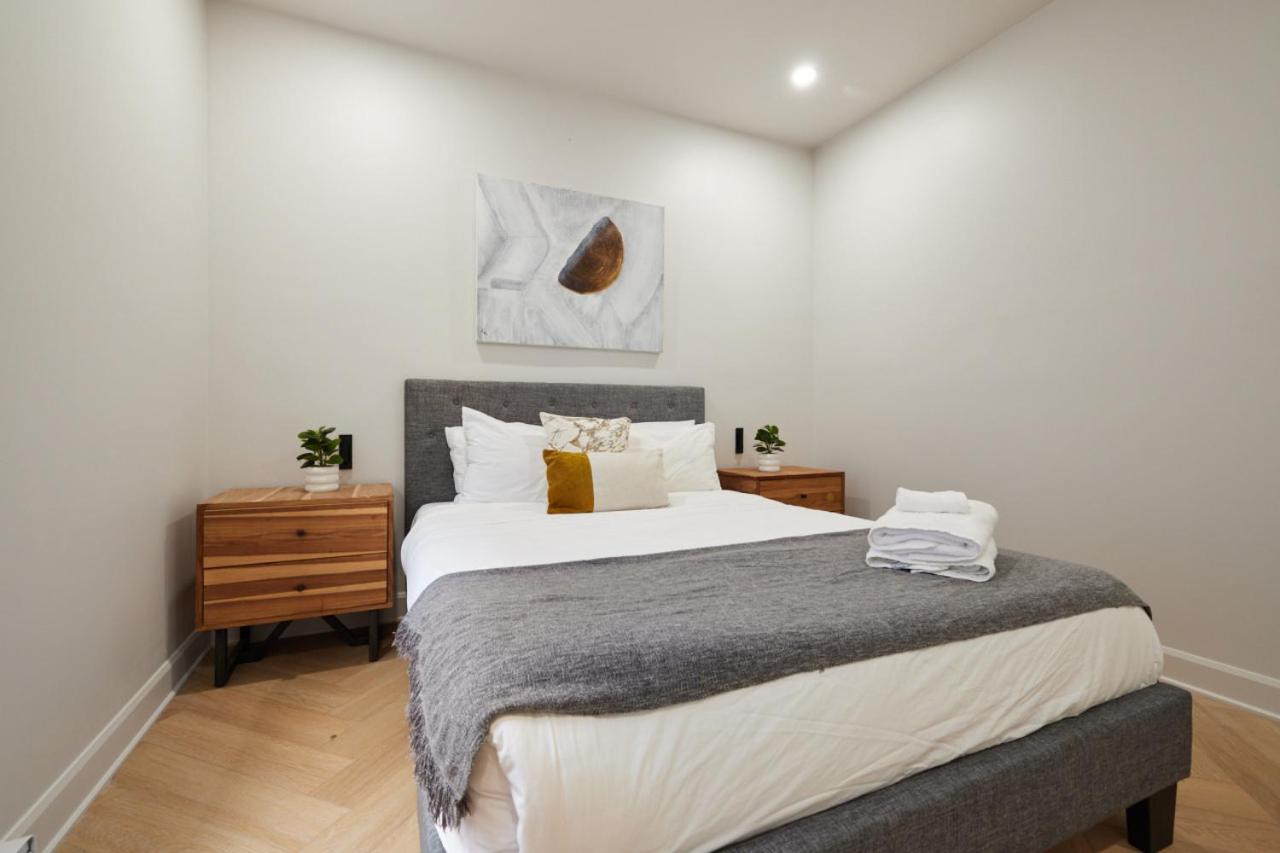 Chic 2 Bedroom apartment in Le Plateau by Denstays
