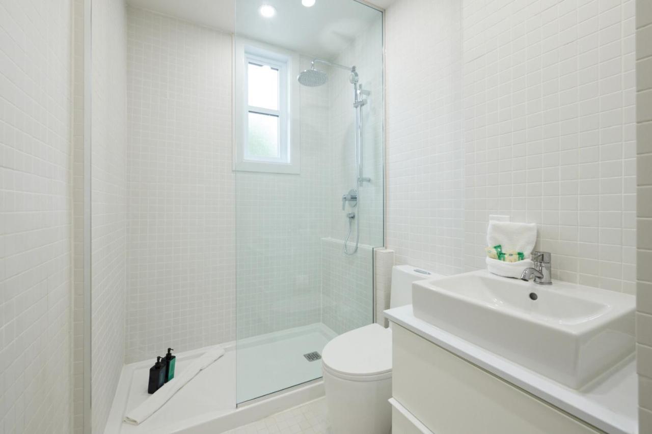 New and Cozy 3 bedroom in Le Plateau by Denstays