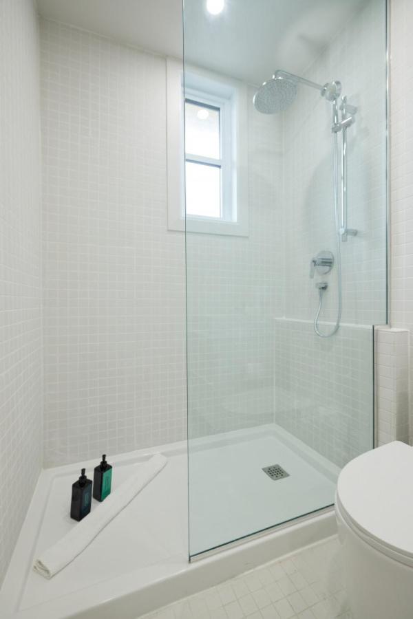 New and Cozy 3 bedroom in Le Plateau by Denstays