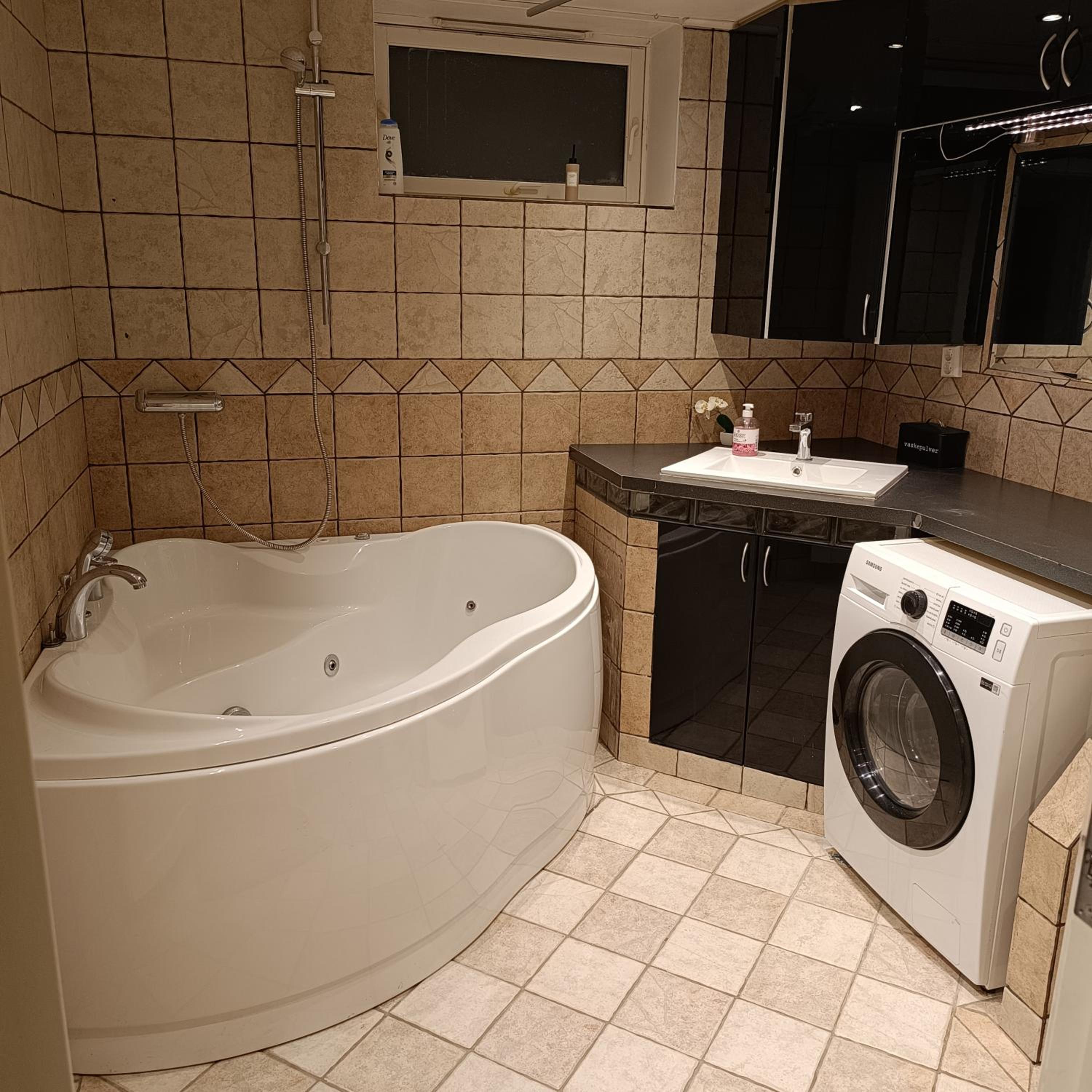 Photo 8