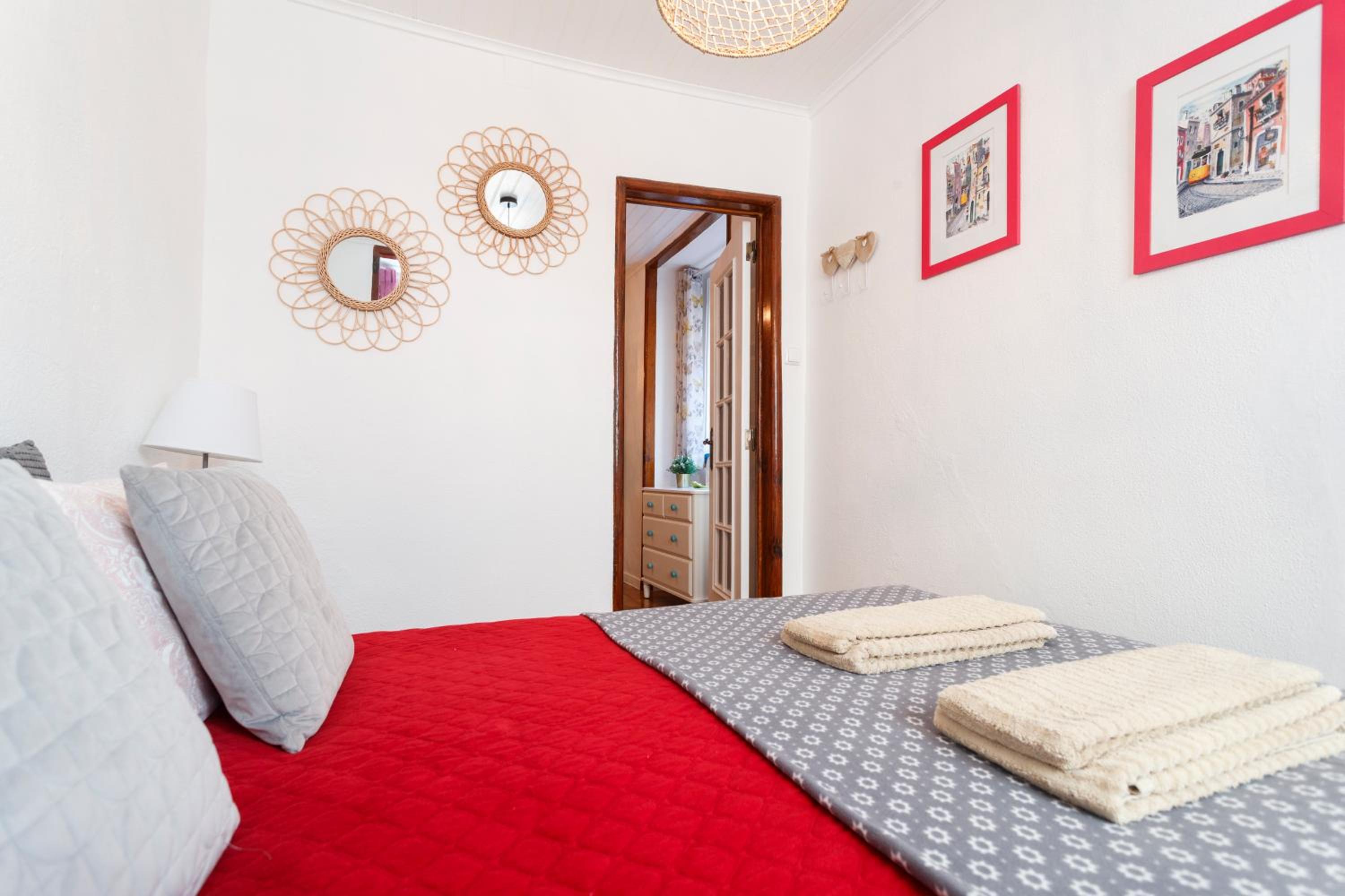 Lov'Alfama, at home in Lisbon Apartments view 3