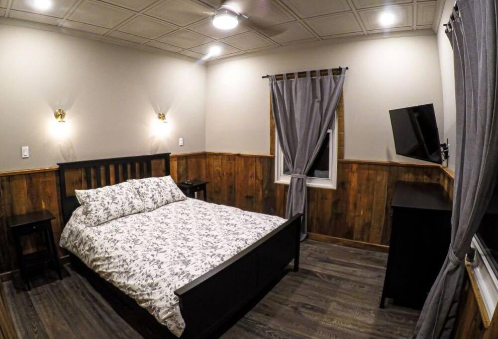 Domaine d'exception, bord de rivière, plage privée, spacieux chalet pour grande famille ou entre amis - activités, spa 10 places