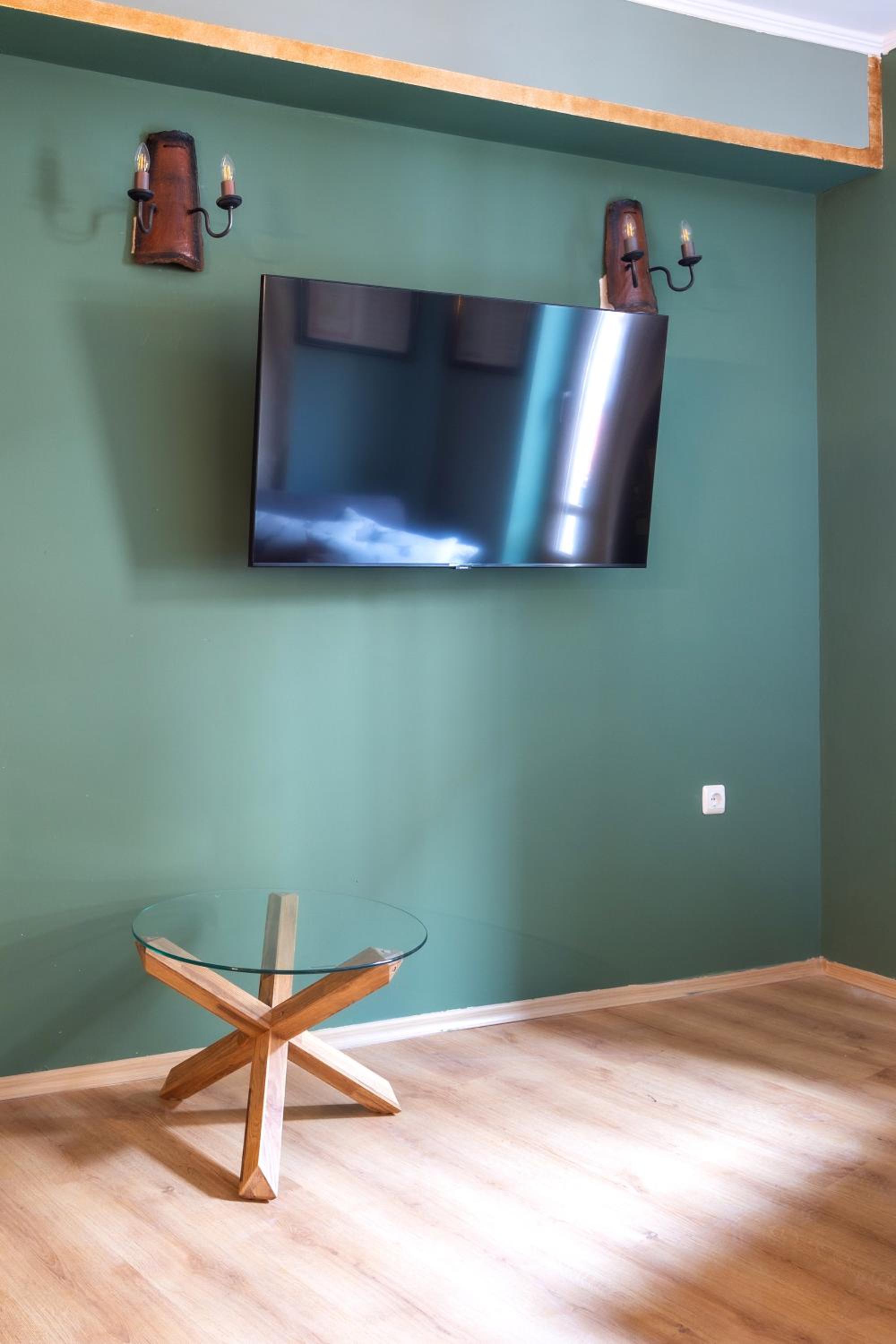 Cedar Lodge III 2 BDRM Flat B12
