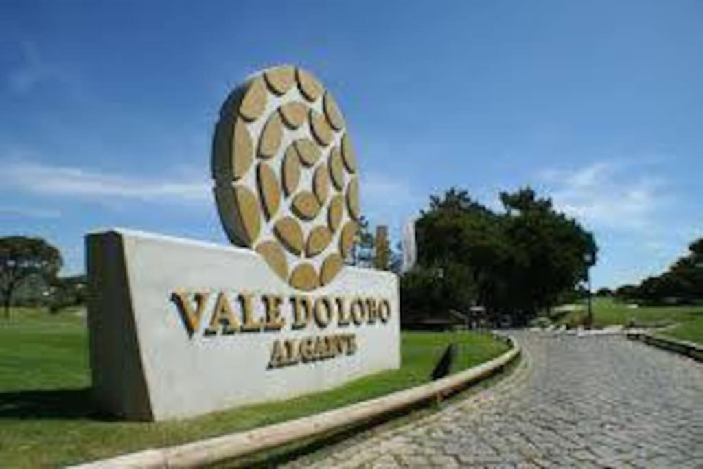 Stunning 3 bed Villa in Vale do Lobo with Resort Membership 3 mins From Beach and Golf view 4