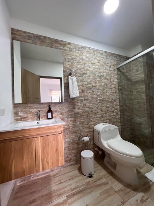 Centro Guatapé: minimalista y confortable