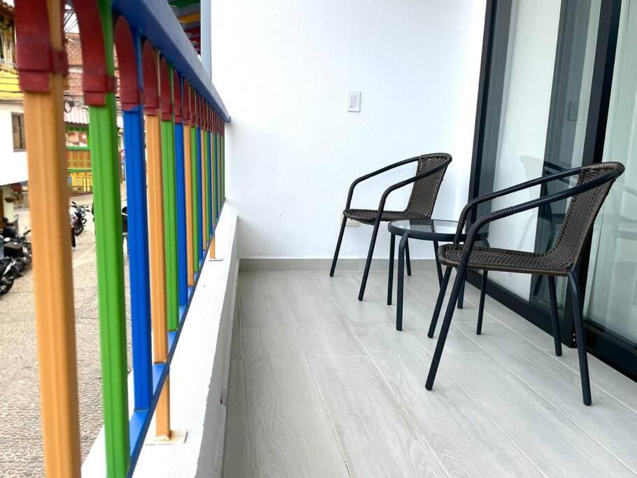 Centro Guatapé: minimalista y confortable