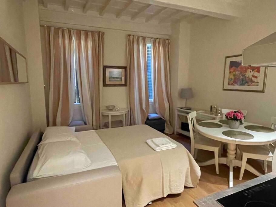 Cozy Santa Maria Novella Uffizi Duomo 2beds-2baths