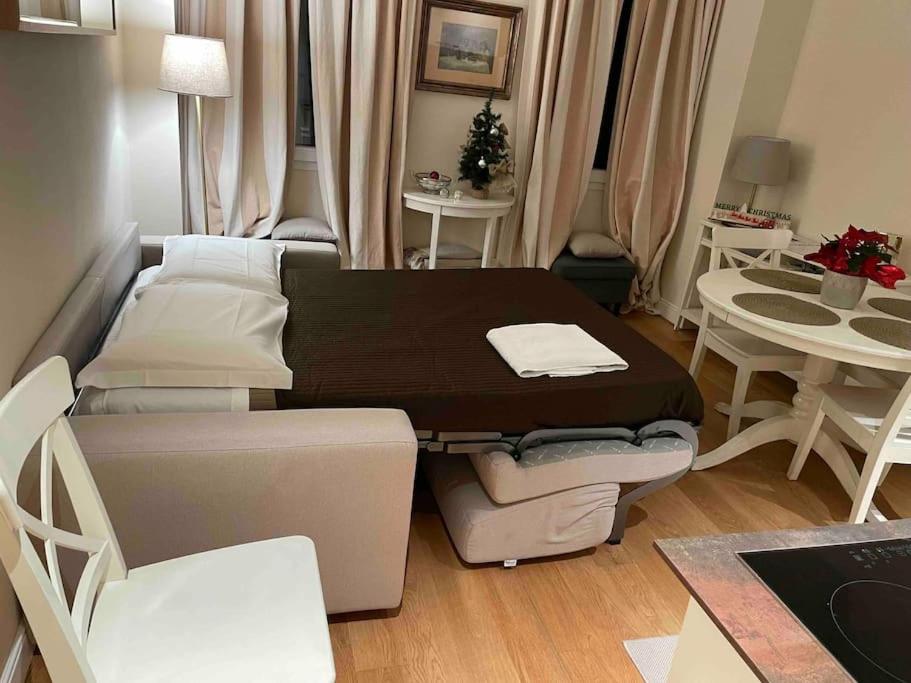 Cozy Santa Maria Novella Uffizi Duomo 2beds-2baths