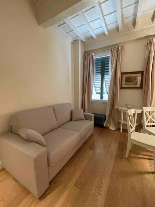 Cozy Santa Maria Novella Uffizi Duomo 2beds-2baths
