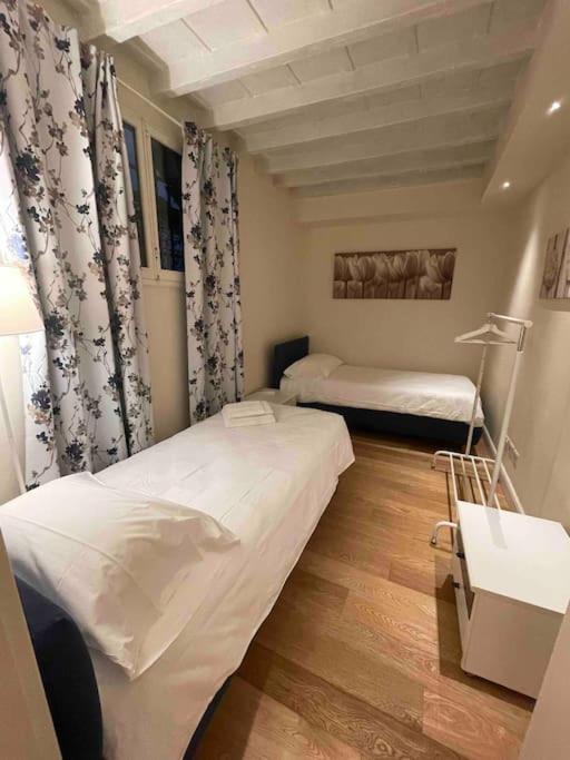 Cozy Santa Maria Novella Uffizi Duomo 2beds-2baths