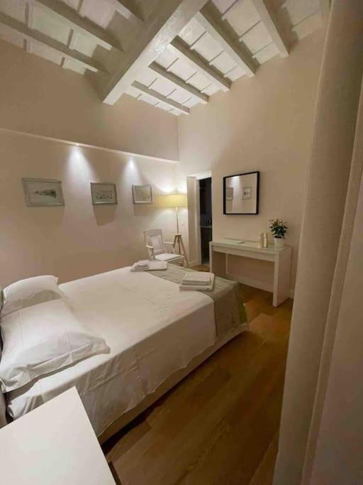 Cozy Santa Maria Novella Uffizi Duomo 2beds-2baths