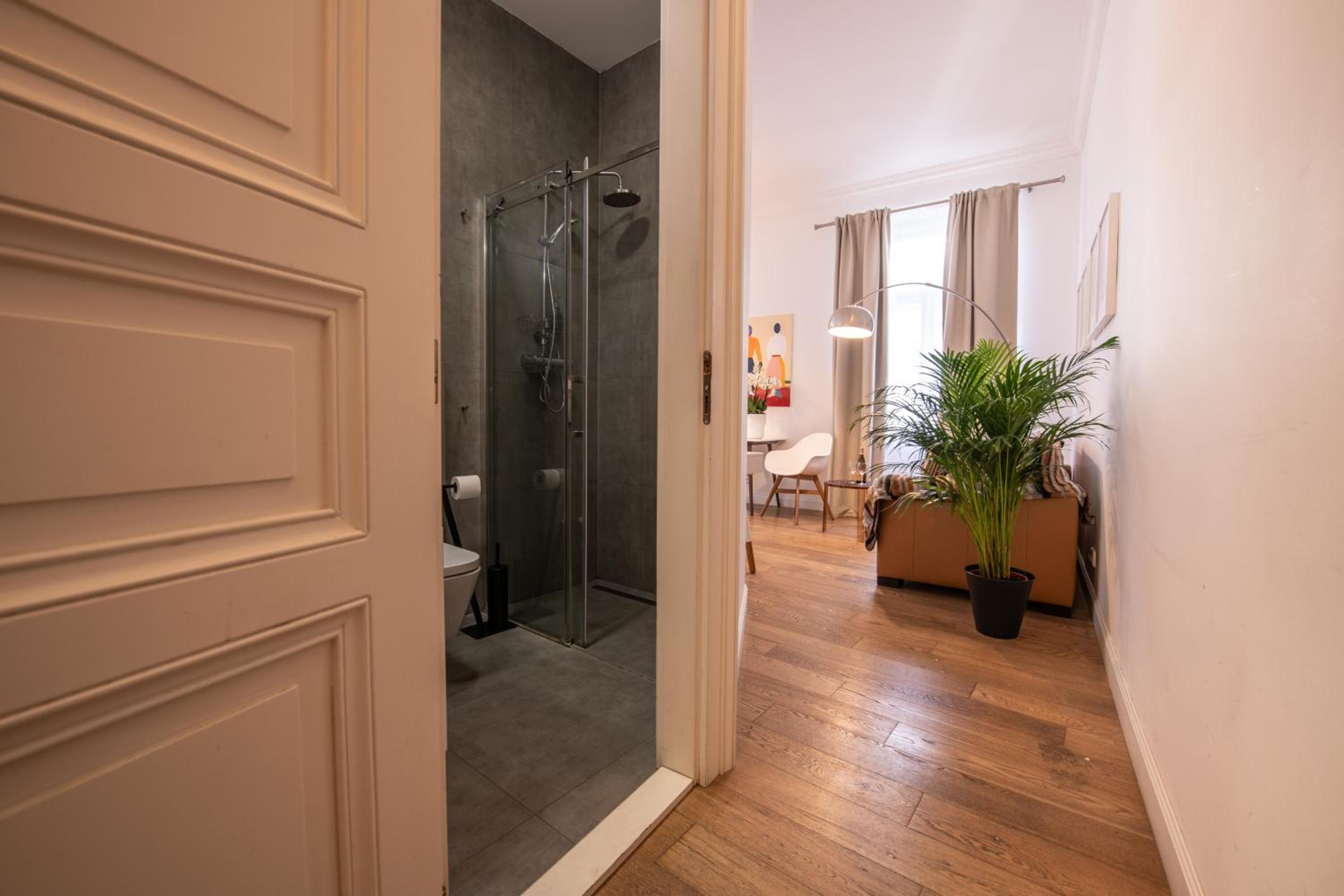 Modern Downtown APT - renovated, on ideal location
