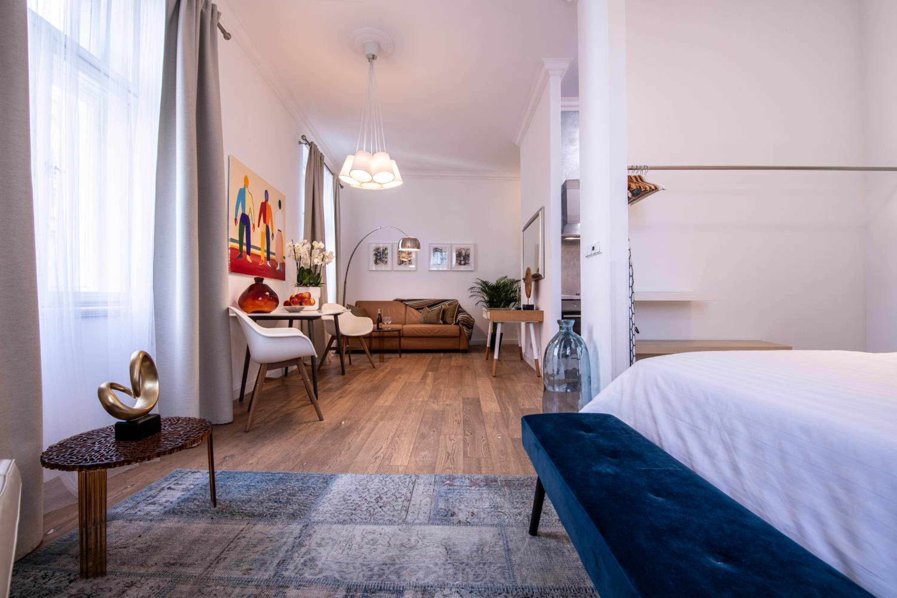 Modern Downtown APT - renovated, on ideal location