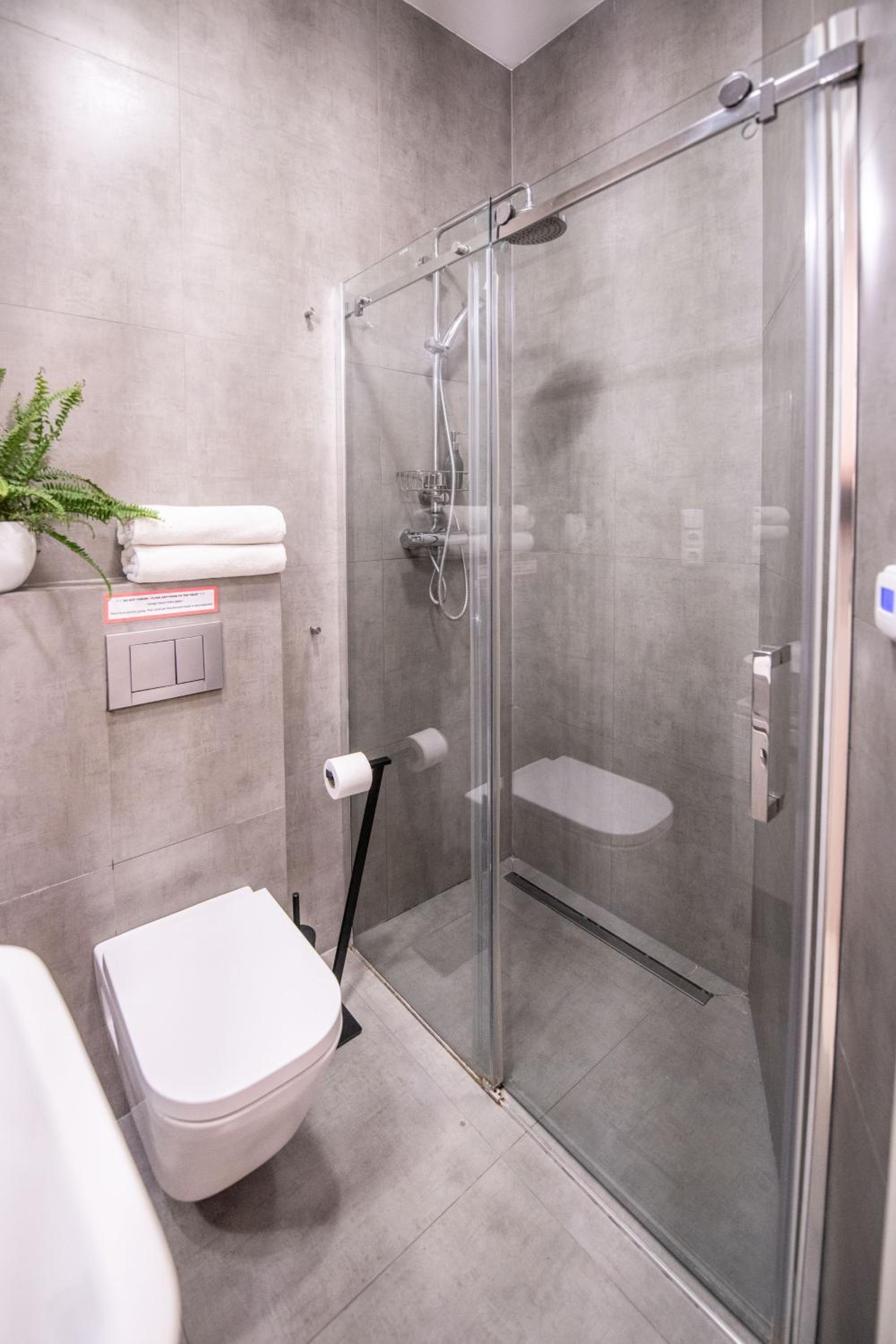 Modern Downtown APT - renovated, on ideal location