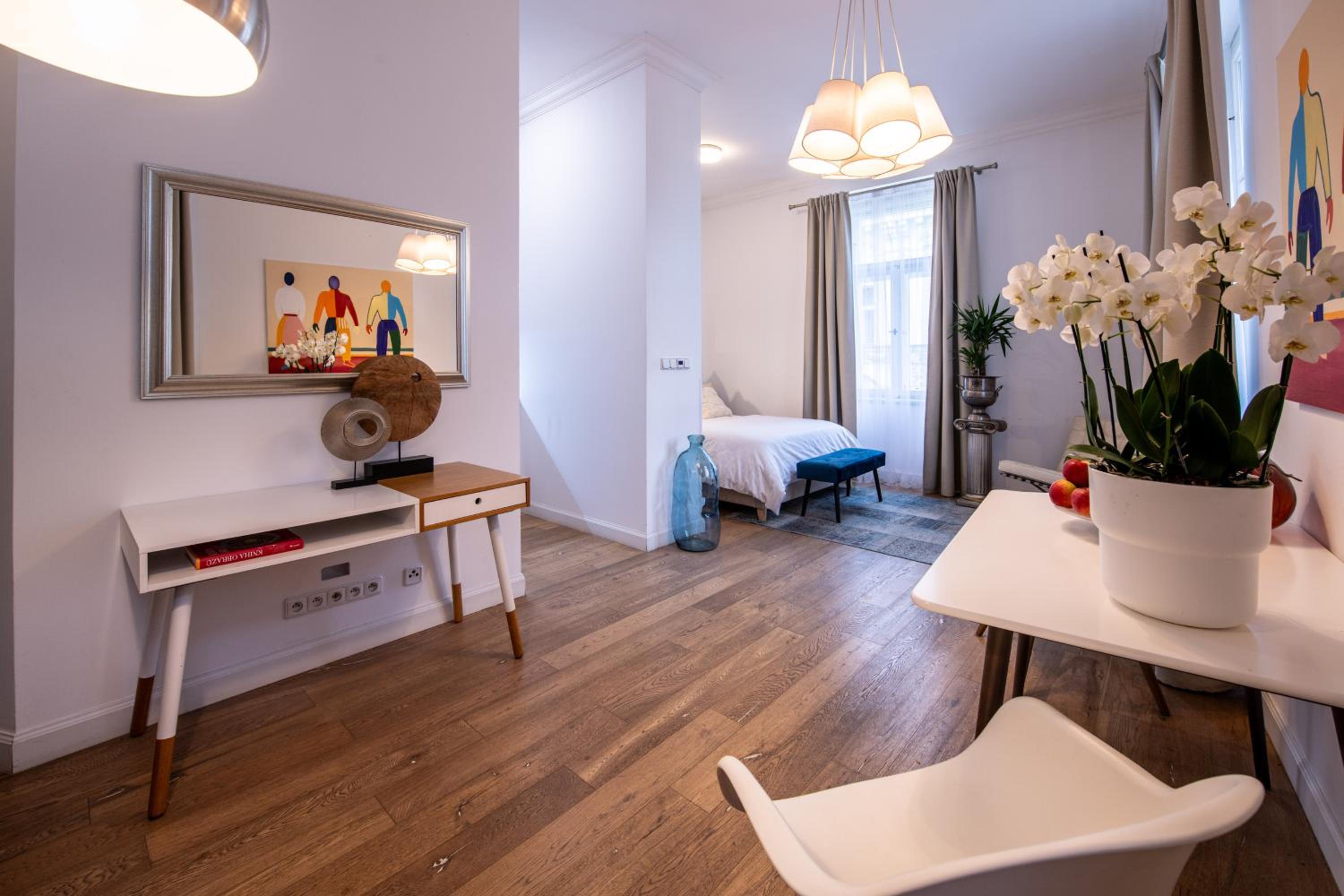 Modern Downtown APT - renovated, on ideal location