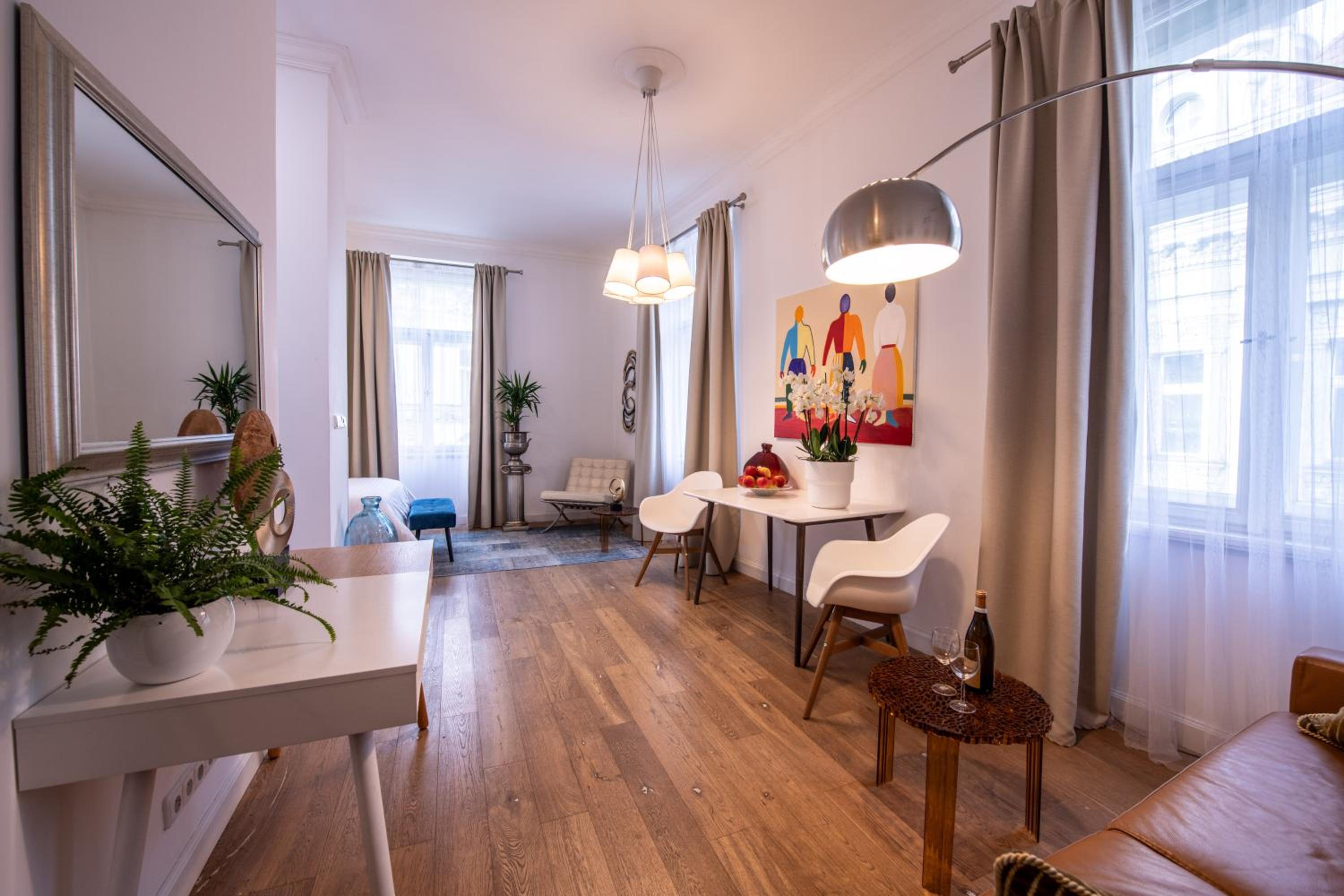 Modern Downtown APT - renovated, on ideal location
