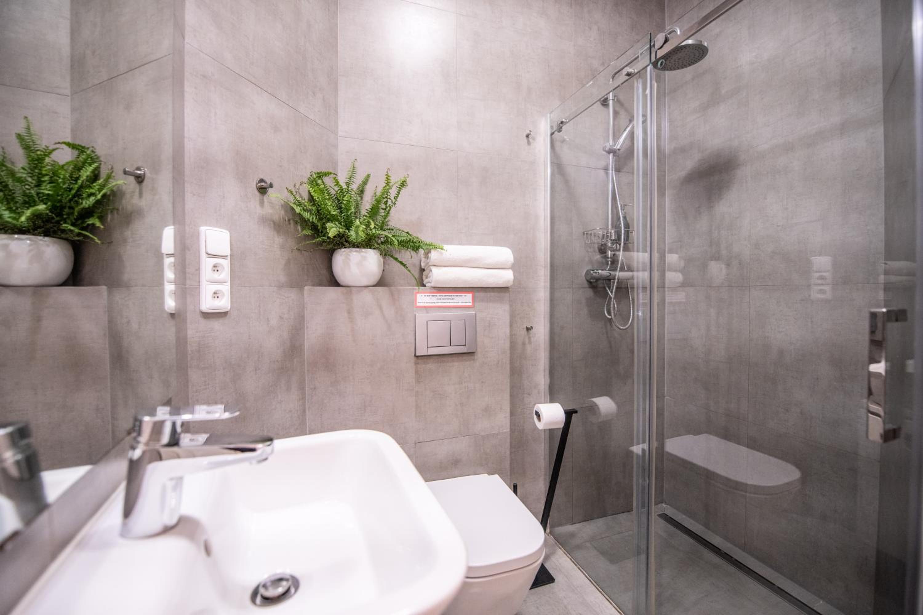 Modern Downtown APT - renovated, on ideal location