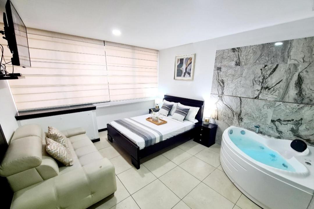 Ecusuites Habitación VIP con Jacuzzi Hidro