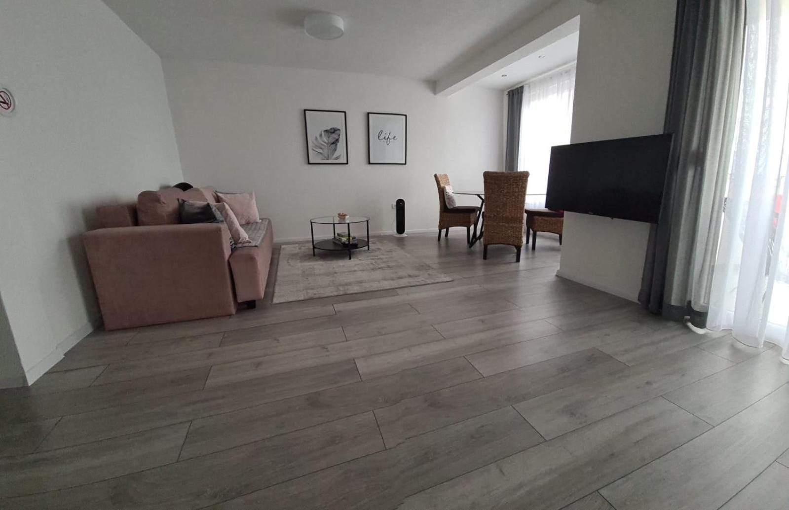 Apartment Merry Harmony Heights - Balcony & Free Garage & Parking