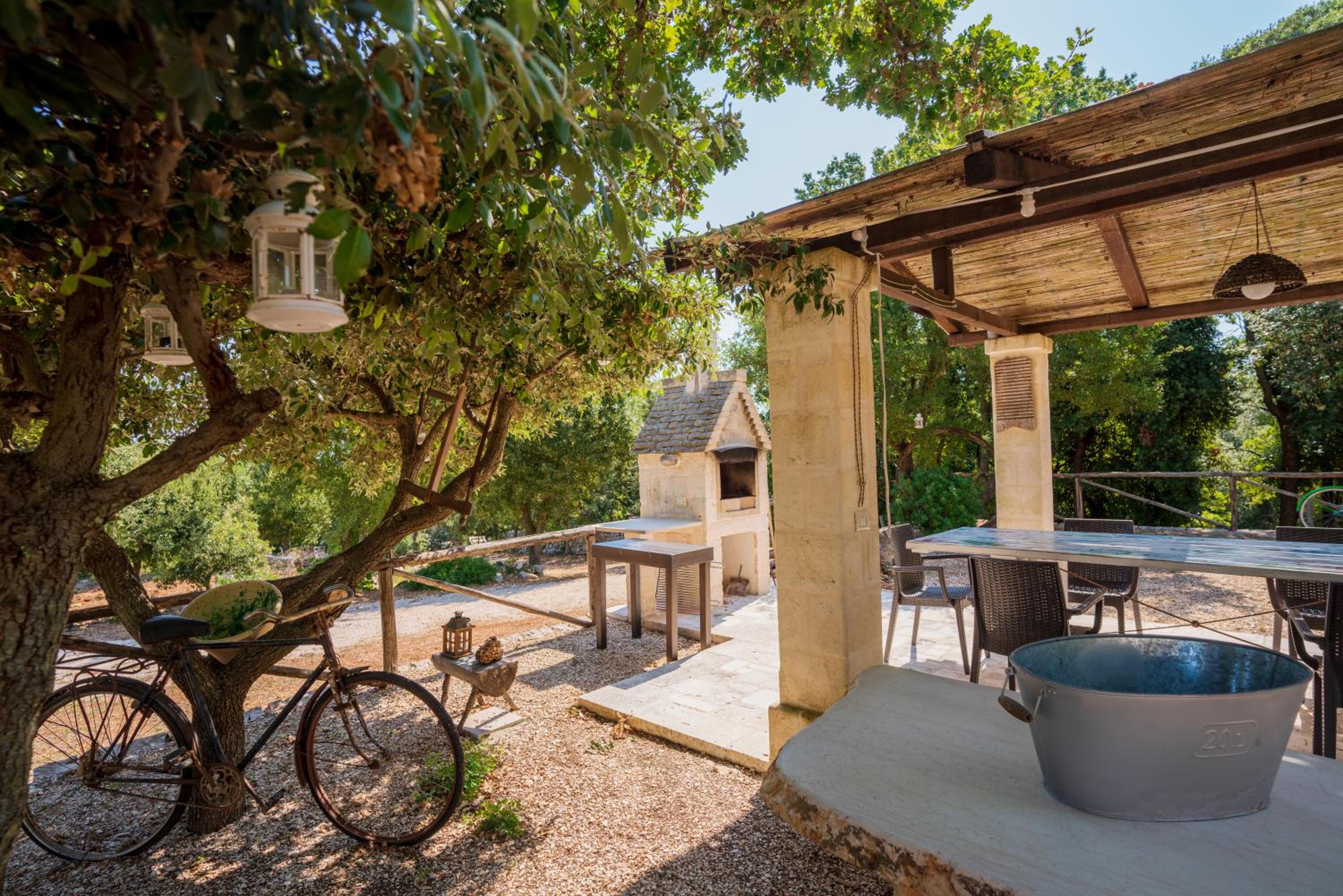 Trullo Mont Bell con giardino e piscina privata view 5
