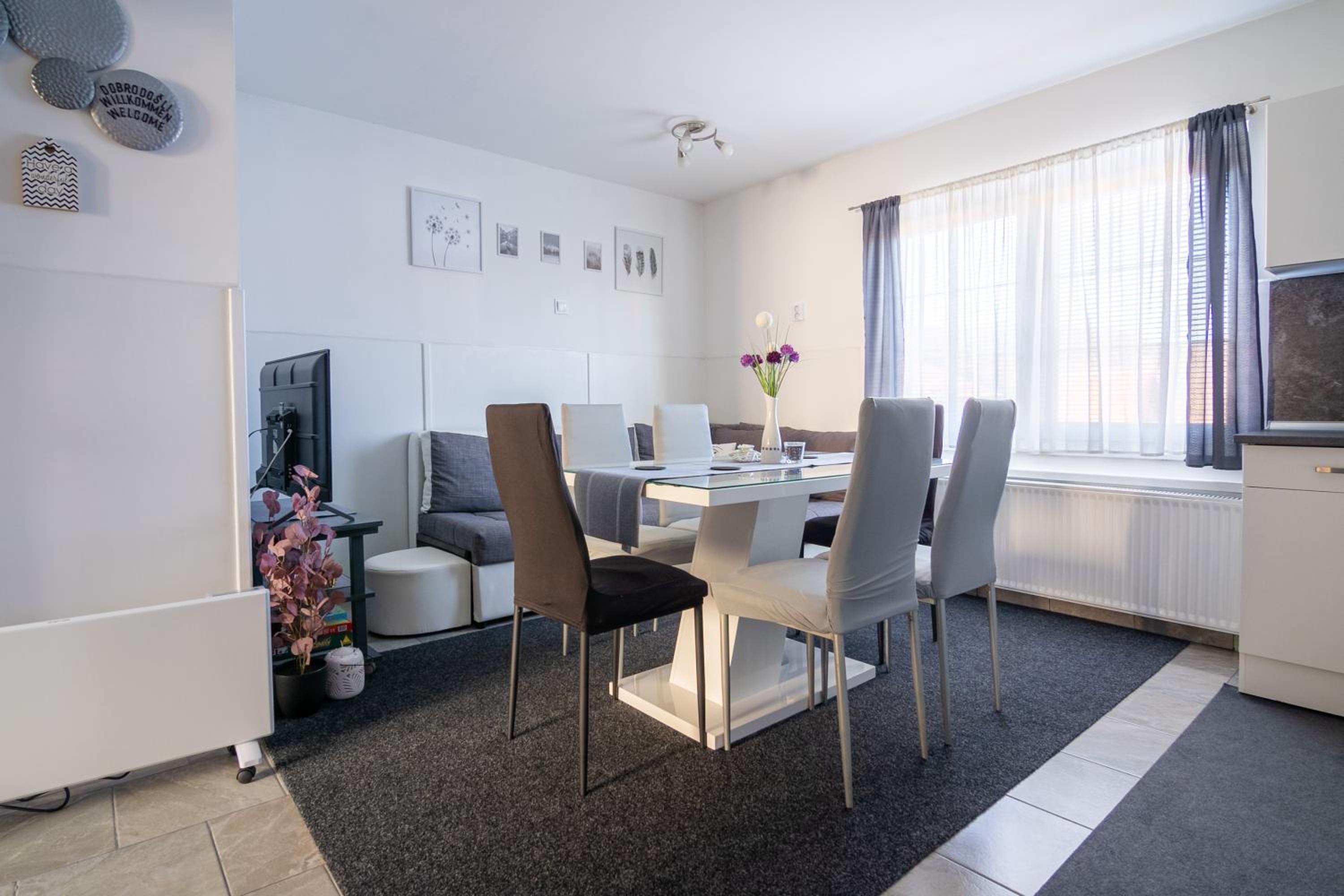 Apartma Ella view 4