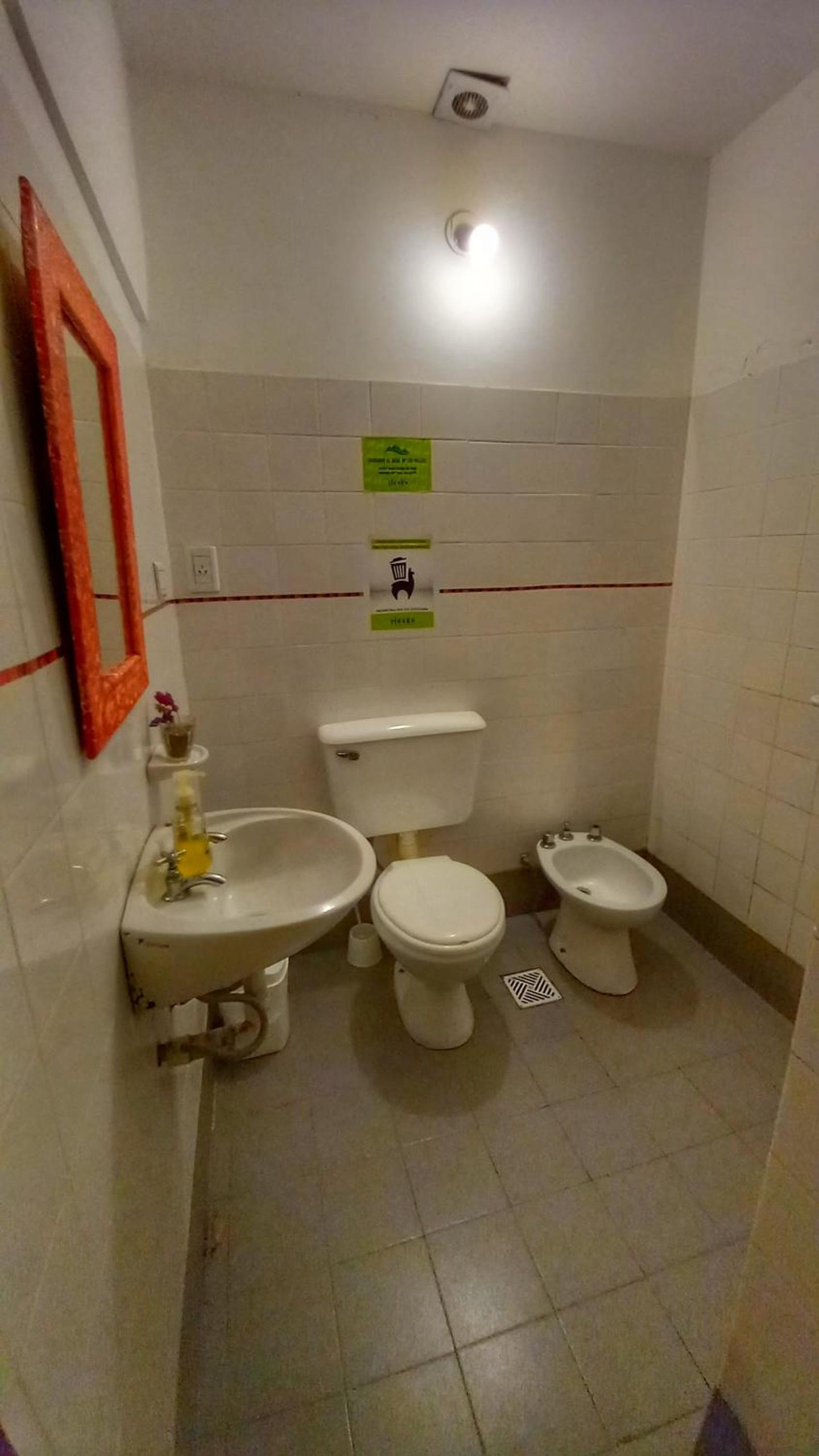Huaka Hostel and Guest house